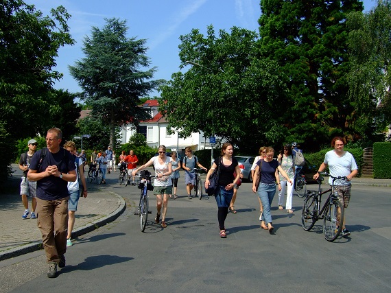Erkundung nachhaltiger Projekte im Frankfurter Nordend mit Stadtwandeln